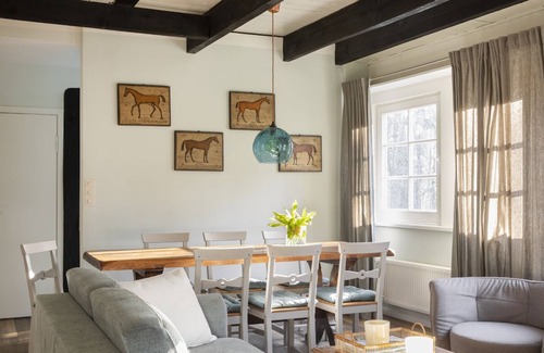 Manhagen Apartment | Thatched cottage with proximity to the Baltic Sea, outdoor sauna, playground and large garden