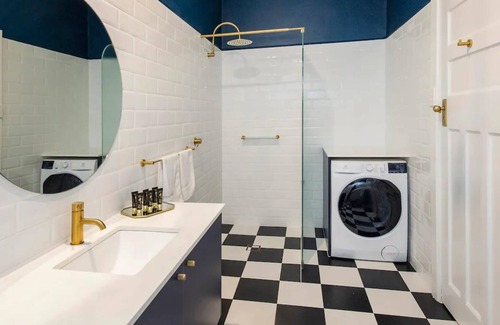 West Perth Apartment | The 1920’s 'Flora' Suite