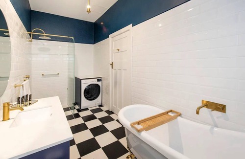 West Perth Apartment | The 1920’s 'Flora' Suite