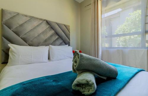 Greater Johannesburg Metropolitan Area Apartment | The 2 Bedroom WaterfallRidge Nest next to Mall of Africa