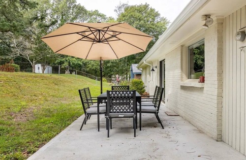 Roswell House | The Abode at Roswell. A Charming 4-bedroom with handicap accessible features.