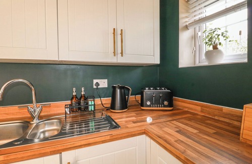 Yarnfield Cottage | THE ACTIVE RECOVERY RETREAT, pet friendly, with a garden in Stone