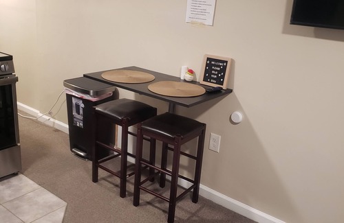 Sharon Hill House | The Airport Lodge - 10 mins from Airport
