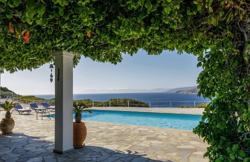 Agii Apostoli Villa | The Alexander Villa - Four Bedroom Villa, Sleeps 9