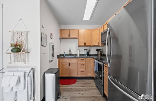 Airport Heights Community Council Apartment | The Alpenglow Loft - 1 Bed/1Bath- Radiant Charmer