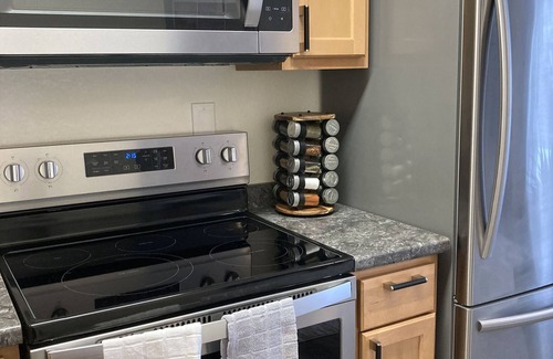 Airport Heights Community Council Apartment | The Alpenglow Loft - 1 Bed/1Bath- Radiant Charmer