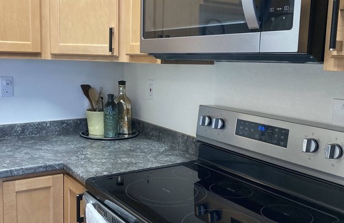 Airport Heights Community Council Apartment | The Alpenglow Loft - 1 Bed/1Bath- Radiant Charmer