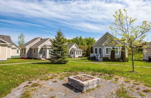 Cherry Valley House | The Amberwing - 28 Meadow View