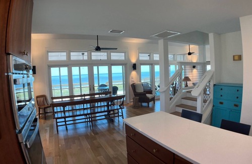 Alligator Point House | The Anchor. Gulf to Bay 3bed/3.5bath plus loft. Sleeps 6-8 NEW FOR FALL 2026