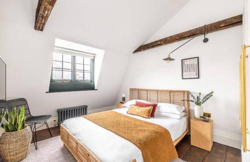 Angel Apartment | The Angel Collection minutes from Angel Tube Station