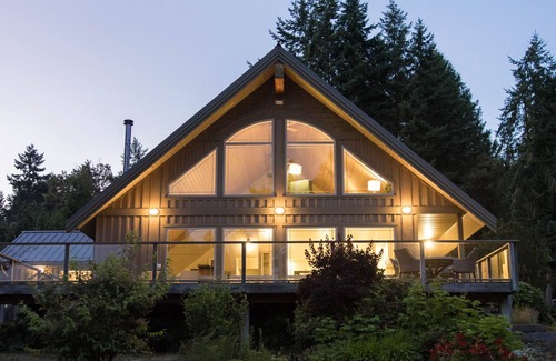 Halfmoon Bay House | The Annex- Family Fun on Sargeant Bay