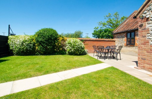 Aldborough House | The Antingham - Two Bedroom House, Sleeps 4