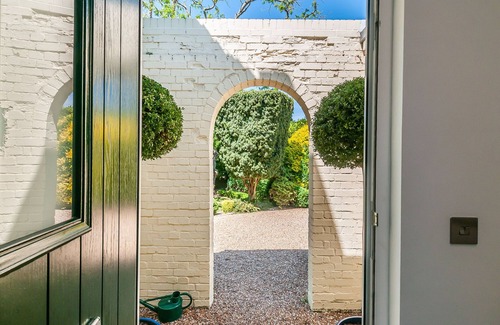 Worth Cottage | THE APARTMENT AT SOLLEY FARM HOUSE, family friendly in Sandwich