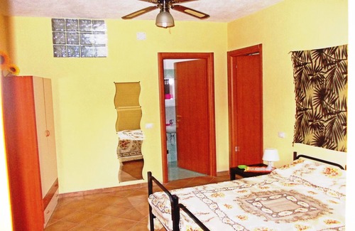 Panza Apartment | The apartment with 3 large double bedrooms, each with a private bathroom.