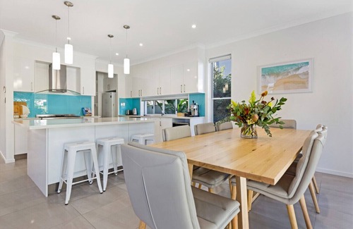 Yaroomba Apartment | The Art House @ Beachside