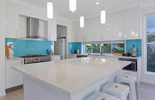 Yaroomba Apartment | The Art House @ Beachside