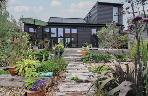 Herne Bay House | THE ARTISTS HOUSE BY THE SEA, pet friendly in Herne Bay