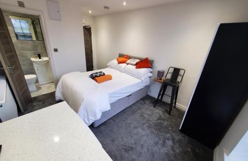 Salford Apartment | The Ashcroft Studios & Apartments with Free Parking