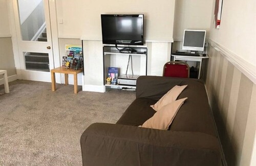 Bournemouth House | The Ashleigh - Dog Friendly