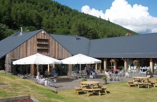Kenmore Cottage | The Atrium - sleeps 6 guests in 3 bedrooms