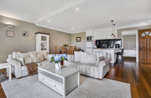 Montville Apartment | The Avenue at Montville (Cottage)