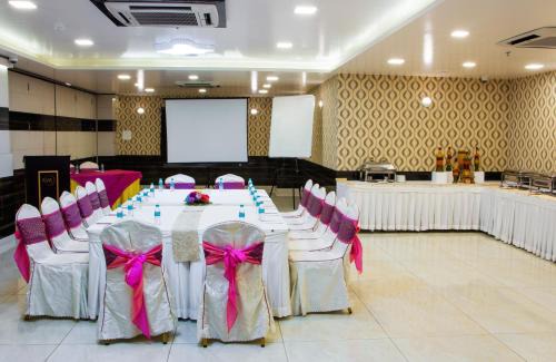 Patna Hotel | The AVR Hotels & Banquets