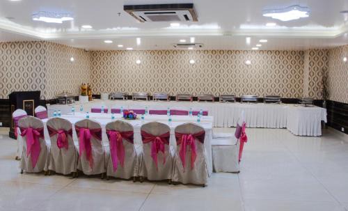 Patna Hotel | The AVR Hotels & Banquets