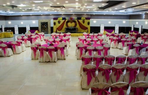 Patna Hotel | The AVR Hotels & Banquets