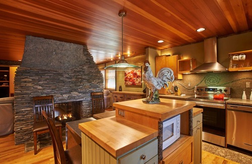 Blowing Rock Cottage | The Bark Bungalow 2BR/2BA Cottage in Blowing Rock
