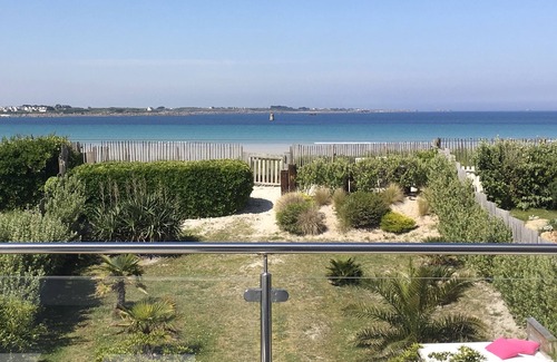 Santec House | THE BEACH AT THE END OF THE GARDEN/VILLA 5 ⭐️AVEC SPA/MAGNIFICENT SEA VIEW
