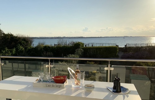 Santec House | THE BEACH AT THE END OF THE GARDEN/VILLA 5 ⭐️AVEC SPA/MAGNIFICENT SEA VIEW