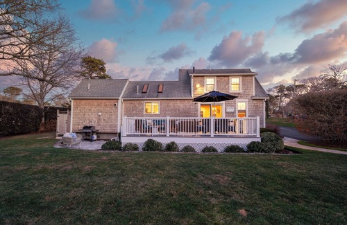 West Harwich House | The Beach Bungalow I Guest Favorite I