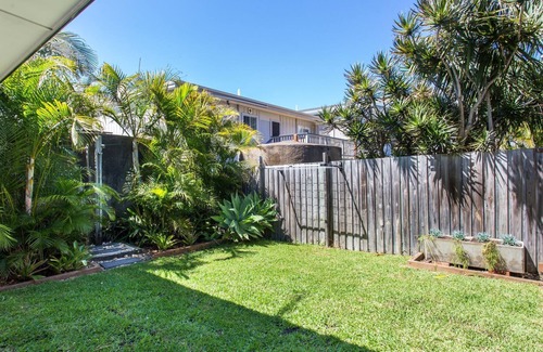 Blueys Beach House | The Beach Shack - Pacific Palms Holidays