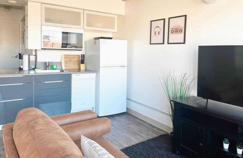 Jefferson Park Apartment | The Beat Box Studio
