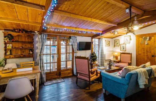 Higher Walton Ski Chalet | The Beauty Shed - Private hot tub