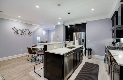 Stanton Park House | The Bell, Capitol Hill. 3BR 3Bath located minutes to the U.S capitol.