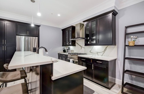 Stanton Park House | The Bell, Capitol Hill. 3BR 3Bath located minutes to the U.S capitol.