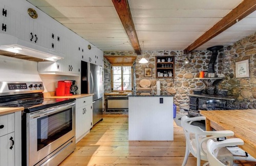 Saint Ferreol les Neiges Cottage | The Bilodeau-Éthier House 1853 - Country house at the foot of Mont-Sainte-Anne