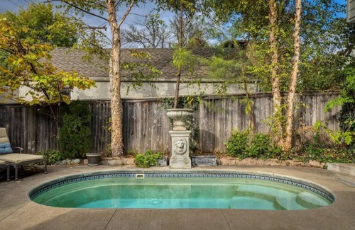 Tulsa House | The Big Tulsan- 8 beds, pool, game room, BBQ!