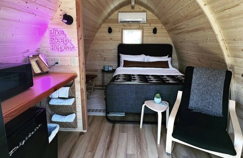 Bentonville Cabin | The Bike Inn #15, Kings River Cabin