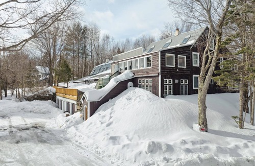 West Dover Villa | The Birch House Heated Pool, Sauna Theater,& More