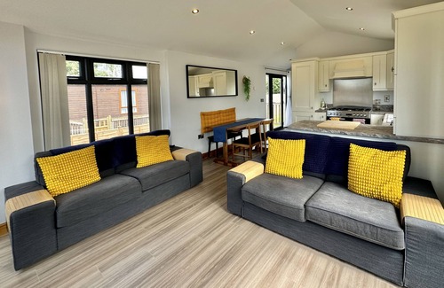 Wilberfoss Cottage | The Birches - free Hot Tub.