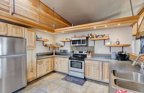 Hamilton Apartment | The Bitterroot Loft On 1st Street