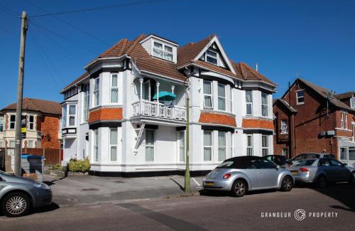 Boscombe Apartment | The Blue Bank Suite by Grandeur Property