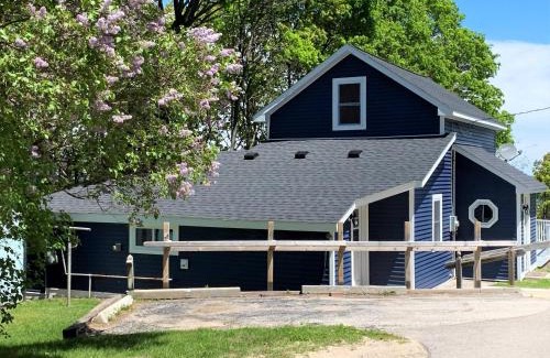 St Ignace House | The Blue Bliss