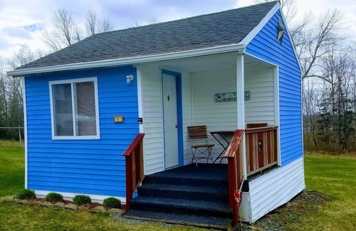 Ellsworth Cottage | The Blue Cottage@ Twin Hills Cottages