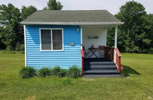 Ellsworth Cottage | The Blue Cottage@ Twin Hills Cottages