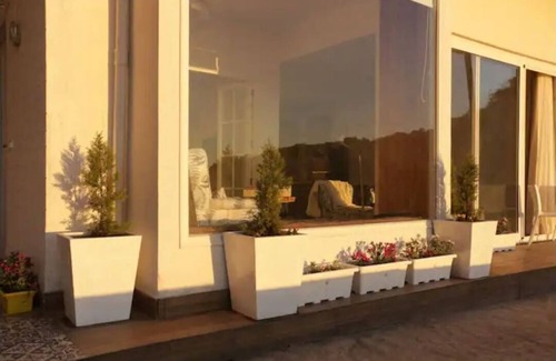 Barog House | The Blue Door - Luxurious home with a Sunset View