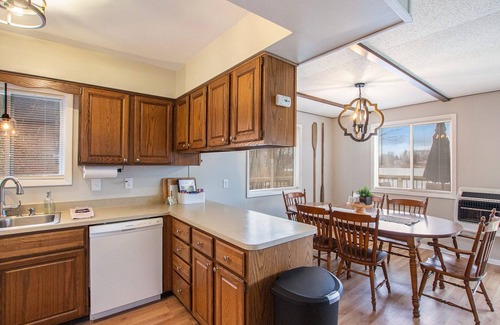 Bitely Cottage | The Blue Perch- Pet Friendly Cottage with Hot Tub
