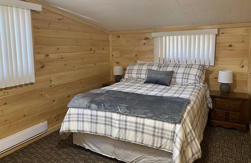 Luther Cabin | The Blue Pine Retreat